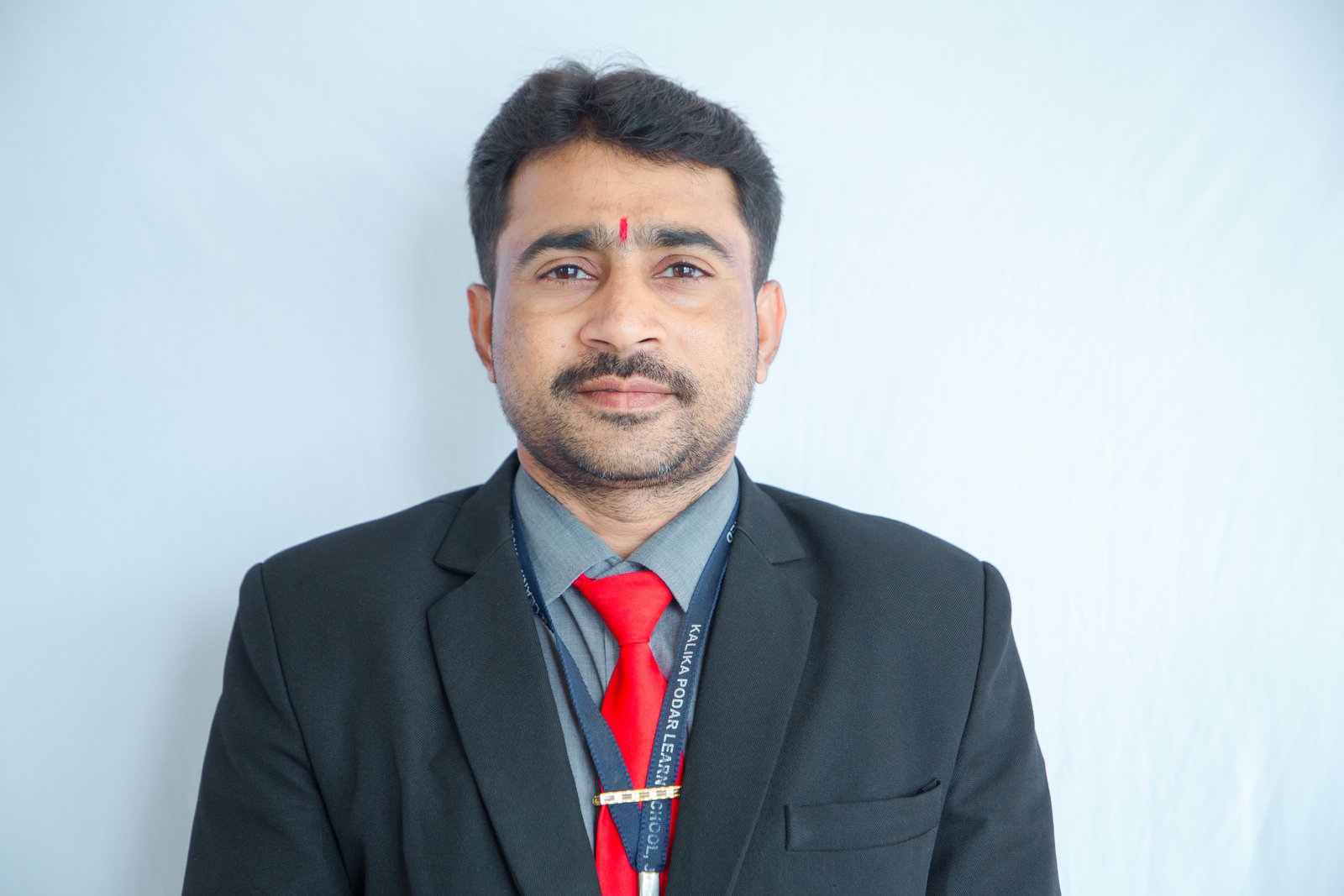 Hariprasad Vijaykumar Gadekar – Librarian – B.A, B.Lib